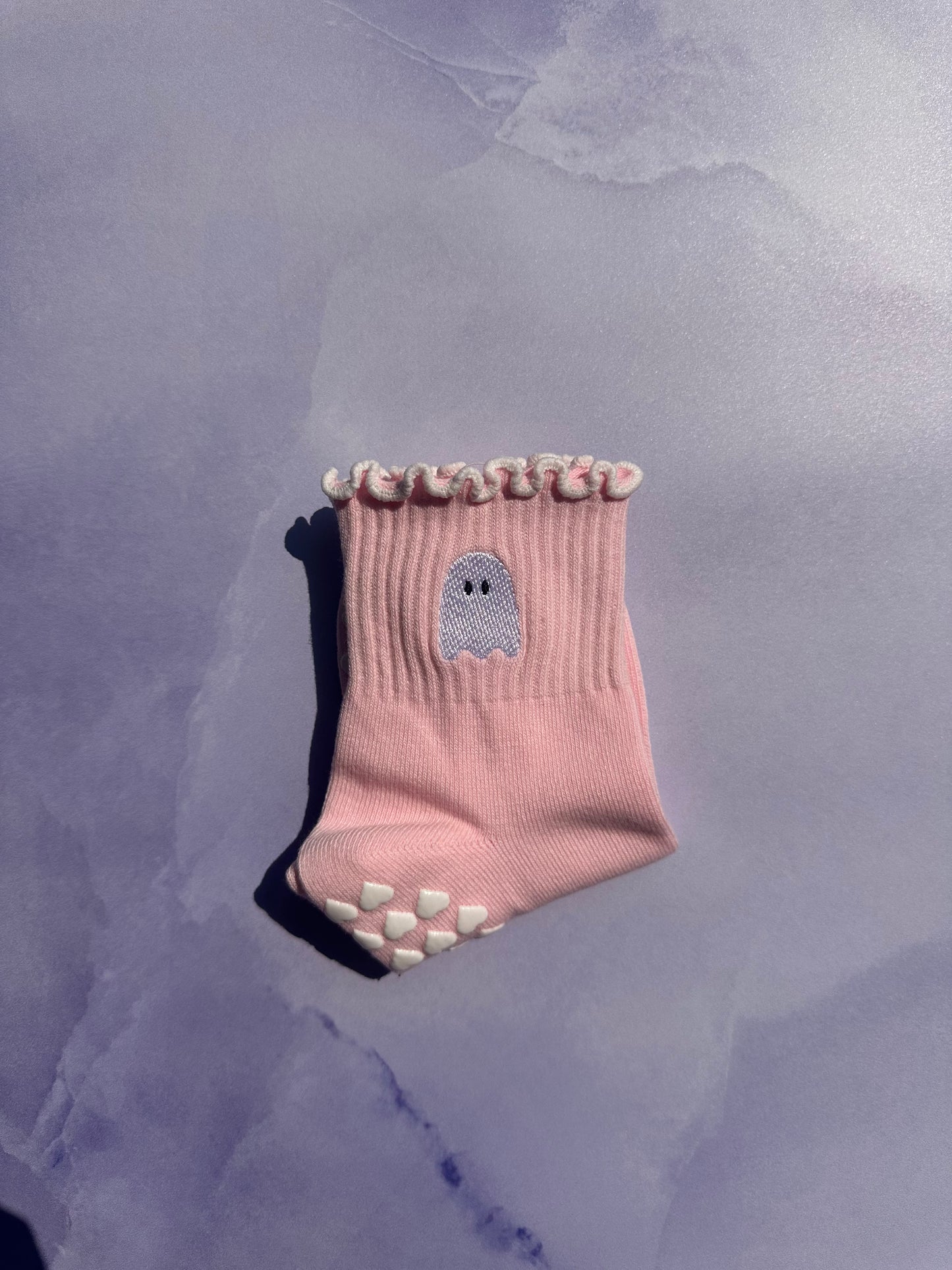 SPOOKY SEASON light pink ghost embroidered grip sock