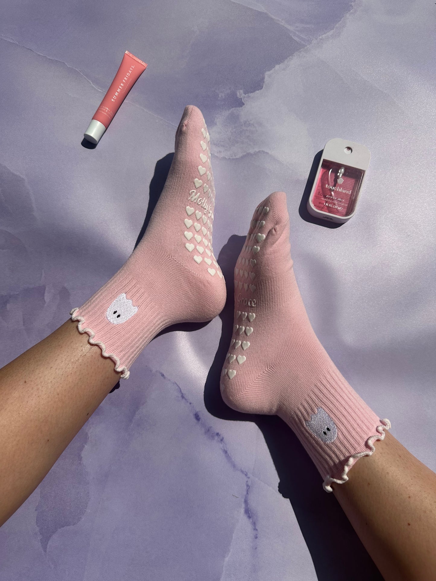 SPOOKY SEASON light pink ghost embroidered grip sock