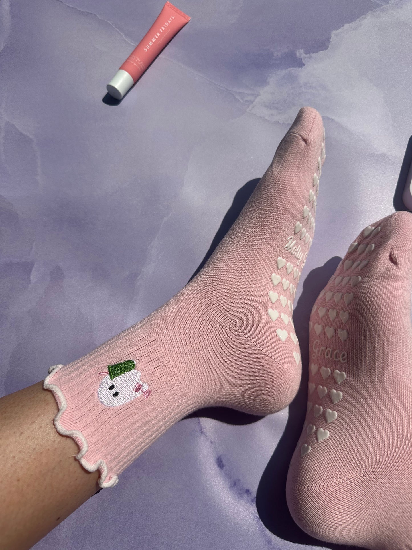 SPOOKY SEASON light pink ruffle Matcha ghost grip sock