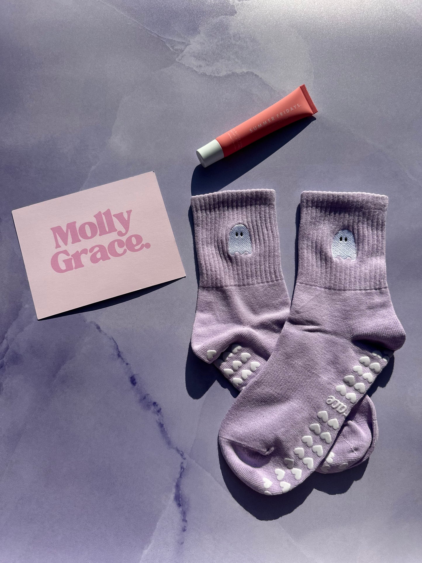 SPOOKY SEASON light purple ghost embroidered grip socks